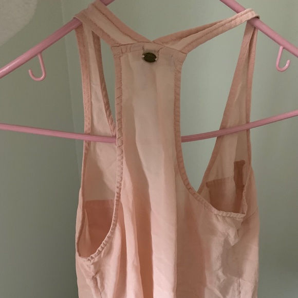 Button down silk top from Guess. Razor back. - Picture 2 of 4